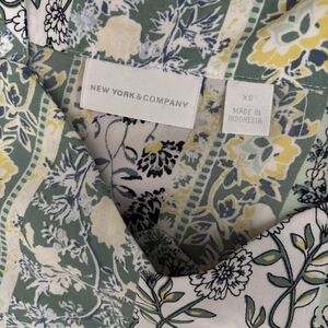 New York & Company Green Floral Shirt